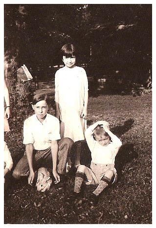1933.. - Robert Eileen Howard - with rabbits.jpg